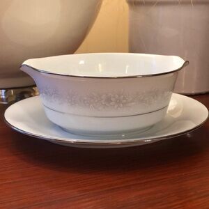 Noritake Cumberland Gravy Boat with attached underplate